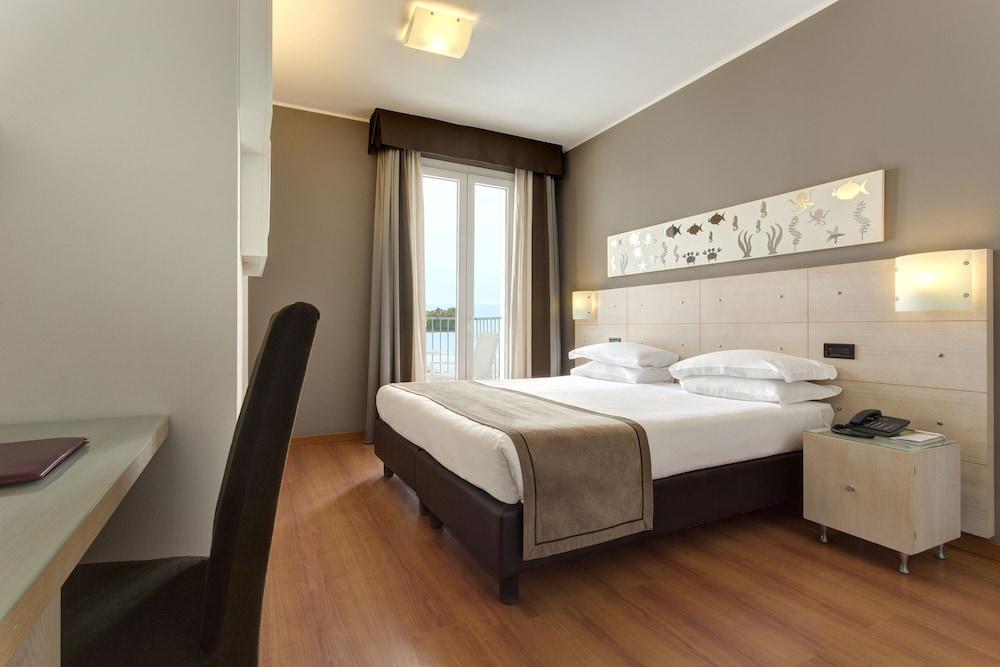 Victoria Frontemare Beach & Spa Hotel Jesolo Extérieur photo