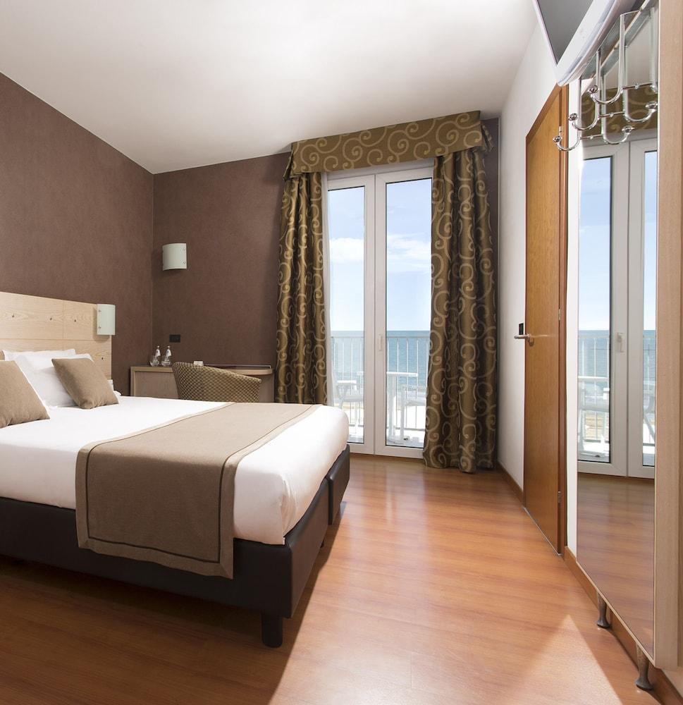 Victoria Frontemare Beach & Spa Hotel Jesolo Extérieur photo