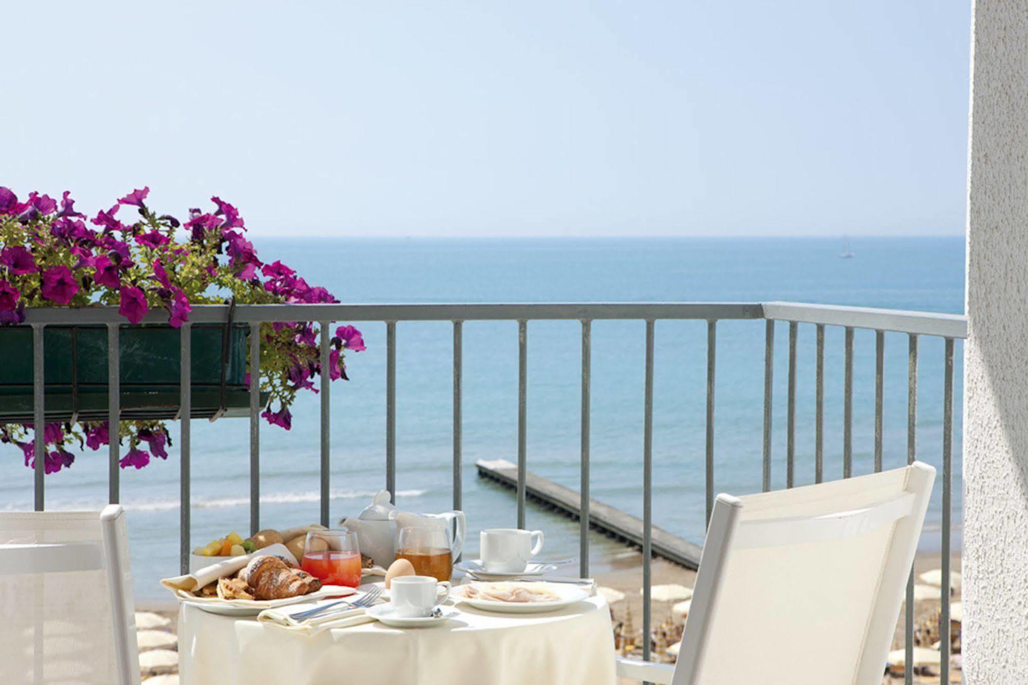 Victoria Frontemare Beach & Spa Hotel Jesolo Extérieur photo