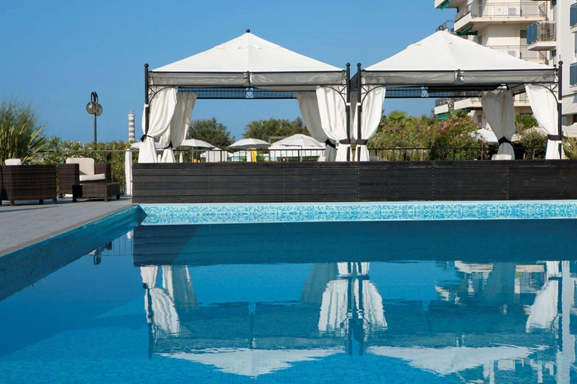 Victoria Frontemare Beach & Spa Hotel Jesolo Extérieur photo